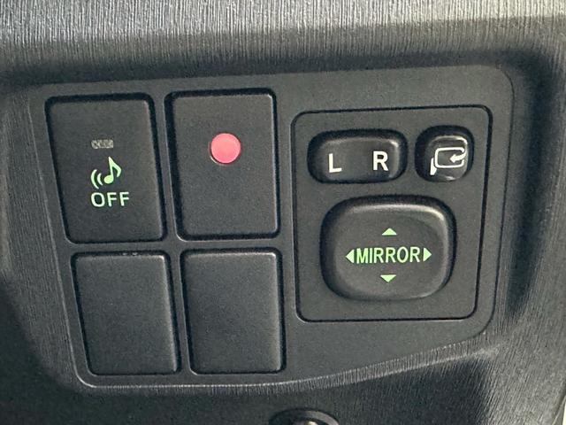 プリウス Ｓ　１オーナー　禁煙車　純正ナビ　レザーシートカバー　検Ｒ９／３　内装ウッドパネル　コーナーセンサー　ＥＴＣ　Ｂカメラ（8枚目）