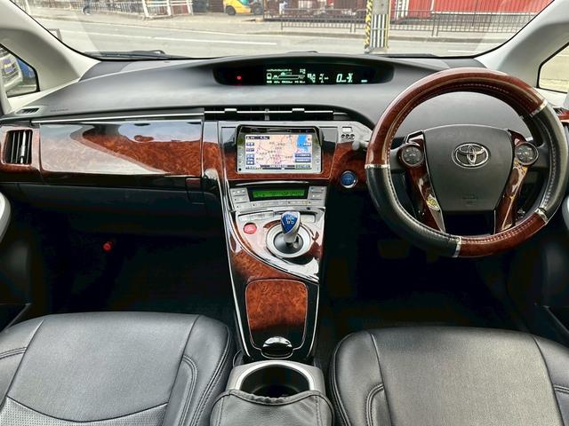 プリウス Ｓ　１オーナー　禁煙車　純正ナビ　レザーシートカバー　検Ｒ９／３　内装ウッドパネル　コーナーセンサー　ＥＴＣ　Ｂカメラ（11枚目）