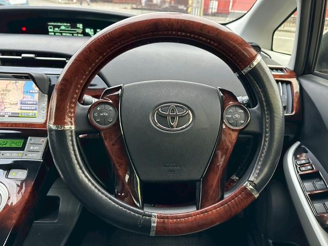 プリウス Ｓ　１オーナー　禁煙車　純正ナビ　レザーシートカバー　検Ｒ９／３　内装ウッドパネル　コーナーセンサー　ＥＴＣ　Ｂカメラ（12枚目）