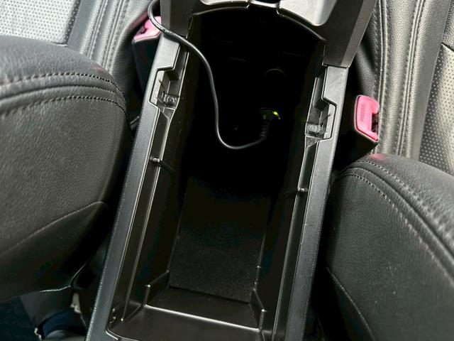 プリウス Ｓ　１オーナー　禁煙車　純正ナビ　レザーシートカバー　検Ｒ９／３　内装ウッドパネル　コーナーセンサー　ＥＴＣ　Ｂカメラ（16枚目）