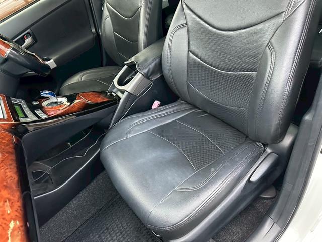 プリウス Ｓ　１オーナー　禁煙車　純正ナビ　レザーシートカバー　検Ｒ９／３　内装ウッドパネル　コーナーセンサー　ＥＴＣ　Ｂカメラ（22枚目）