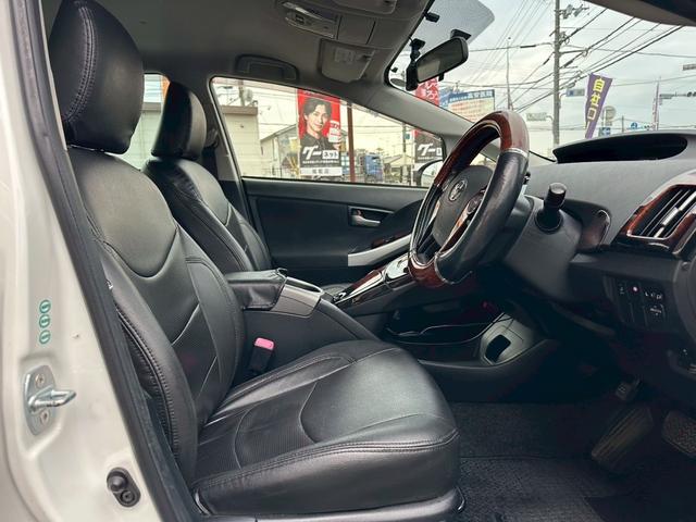 プリウス Ｓ　１オーナー　禁煙車　純正ナビ　レザーシートカバー　検Ｒ９／３　内装ウッドパネル　コーナーセンサー　ＥＴＣ　Ｂカメラ（23枚目）