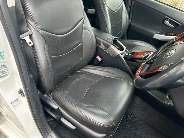 プリウス Ｓ　１オーナー　禁煙車　純正ナビ　レザーシートカバー　検Ｒ９／３　内装ウッドパネル　コーナーセンサー　ＥＴＣ　Ｂカメラ（24枚目）