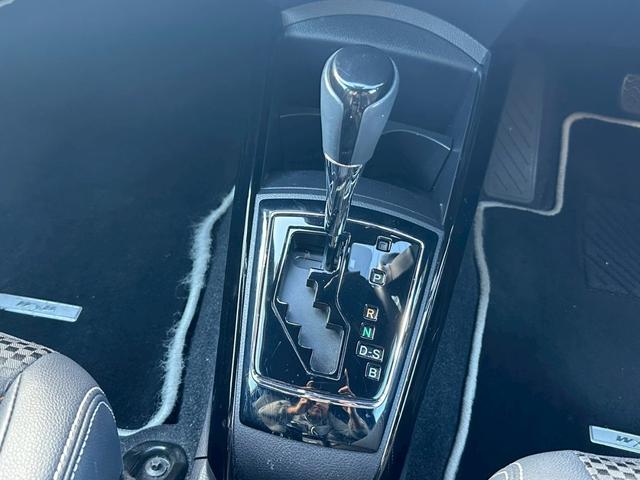 カローラフィールダー 1.5G ダブルバイビー ナビ オプションAW ワンオーナー 禁煙車(12枚目)