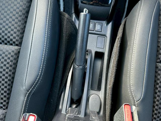 カローラフィールダー 1.5G ダブルバイビー ナビ オプションAW ワンオーナー 禁煙車(13枚目)