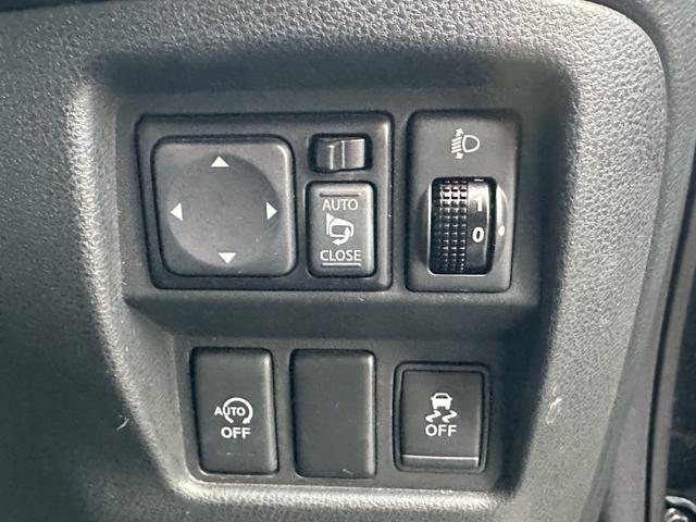 ジューク 15RX タイプV 17インチAW 純正ナビ ワンオーナー 禁煙車(5枚目)