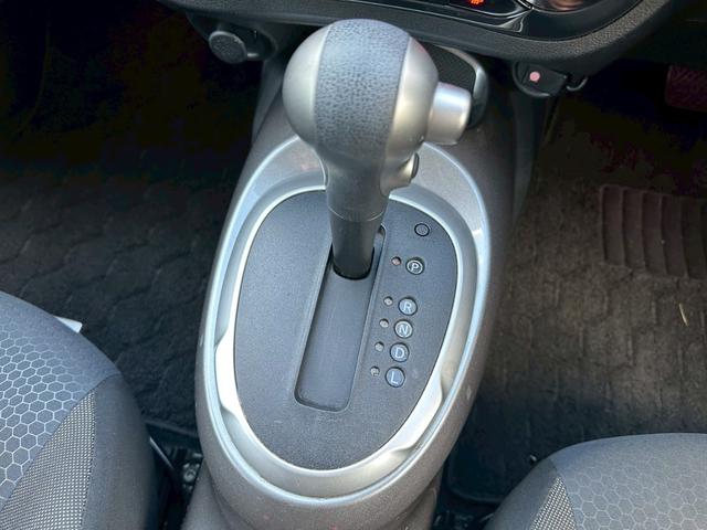 ジューク 15RX タイプV 17インチAW 純正ナビ ワンオーナー 禁煙車(7枚目)