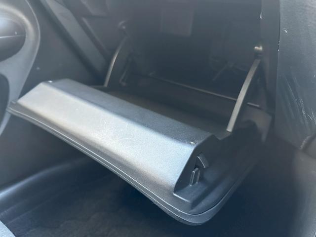 ジューク 15RX タイプV 17インチAW 純正ナビ ワンオーナー 禁煙車(12枚目)