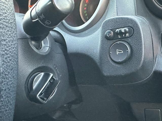 フィット Ｇスマートセレクション　禁煙車　純正ナビ　社外アルミ　ワンセグＴＶ　Ｂカメラ　ＥＴＣ　ＣＤ　ＤＶＤ　自社　ローン（6枚目）