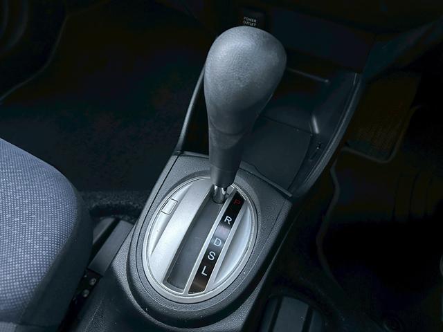 フィット Ｇスマートセレクション　禁煙車　純正ナビ　社外アルミ　ワンセグＴＶ　Ｂカメラ　ＥＴＣ　ＣＤ　ＤＶＤ　自社　ローン（8枚目）