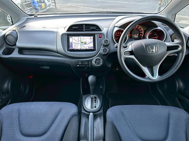 フィット Ｇスマートセレクション　禁煙車　純正ナビ　社外アルミ　ワンセグＴＶ　Ｂカメラ　ＥＴＣ　ＣＤ　ＤＶＤ　自社　ローン（15枚目）