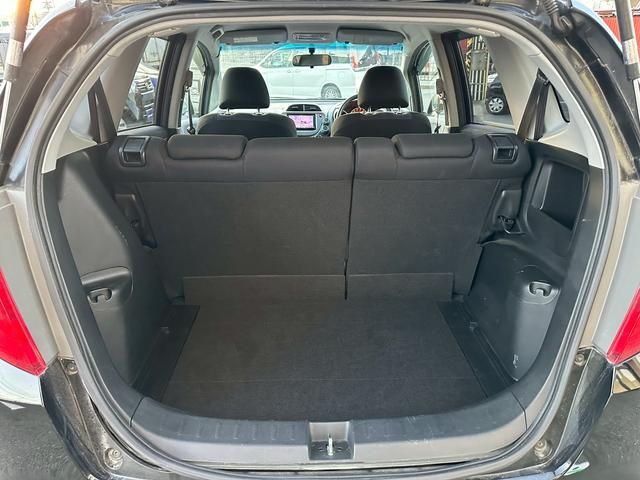 フィット Ｇスマートセレクション　禁煙車　純正ナビ　社外アルミ　ワンセグＴＶ　Ｂカメラ　ＥＴＣ　ＣＤ　ＤＶＤ　自社　ローン（24枚目）