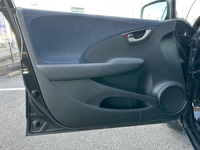 フィット Ｇスマートセレクション　禁煙車　純正ナビ　社外アルミ　ワンセグＴＶ　Ｂカメラ　ＥＴＣ　ＣＤ　ＤＶＤ　自社　ローン（39枚目）