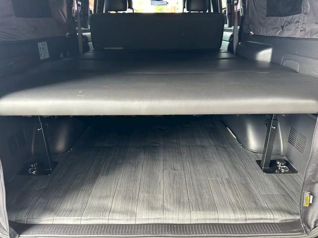 ハイエースバン スーパーGL ダークプライムII モデリスタ ヘッドレストモニター ベッド 社外スピーカー ワンオーナー 禁煙 ユーザー買取 社外AW(3枚目)