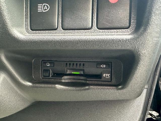 ハイエースバン スーパーGL ダークプライムII モデリスタ ヘッドレストモニター ベッド 社外スピーカー ワンオーナー 禁煙 ユーザー買取 社外AW(11枚目)