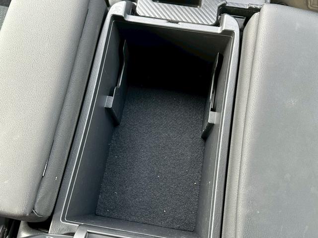 ハイエースバン スーパーGL ダークプライムII モデリスタ ヘッドレストモニター ベッド 社外スピーカー ワンオーナー 禁煙 ユーザー買取 社外AW(20枚目)