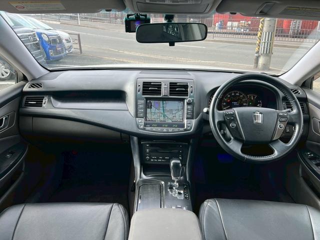 クラウン ２．５アスリート　ナビパッケージ　禁煙車　純正ナビ　Ｂｌｕｅｔｏｏｔｈ　パワーシートバックカメラ　ＥＴＣ　ＢＬＩＴＺ車高調　電動格納ミラー（3枚目）