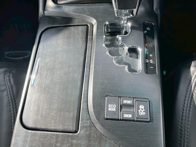 クラウン ２．５アスリート　ナビパッケージ　禁煙車　純正ナビ　Ｂｌｕｅｔｏｏｔｈ　パワーシートバックカメラ　ＥＴＣ　ＢＬＩＴＺ車高調　電動格納ミラー（12枚目）