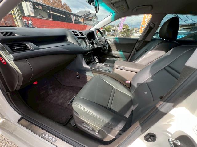 クラウン ２．５アスリート　ナビパッケージ　禁煙車　純正ナビ　Ｂｌｕｅｔｏｏｔｈ　パワーシートバックカメラ　ＥＴＣ　ＢＬＩＴＺ車高調　電動格納ミラー（16枚目）
