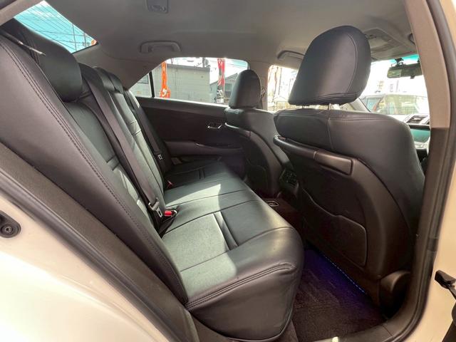 クラウン ２．５アスリート　ナビパッケージ　禁煙車　純正ナビ　Ｂｌｕｅｔｏｏｔｈ　パワーシートバックカメラ　ＥＴＣ　ＢＬＩＴＺ車高調　電動格納ミラー（22枚目）
