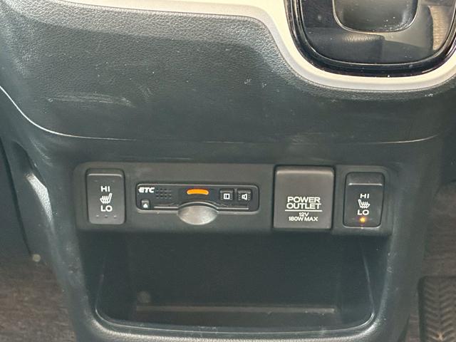 Ｎ－ＢＯＸカスタム Ｇ　ターボＳＳパッケージ　純正ナビ　両側Ｐスラドア　シートヒーター　クルーズコントロール　バックカメラ　ワンセグＴＶ　ＥＴＣ　スマートキー　シティブレーキ（5枚目）