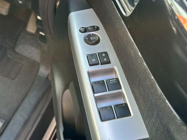 Ｎ－ＢＯＸカスタム Ｇ　ターボＳＳパッケージ　純正ナビ　両側Ｐスラドア　シートヒーター　クルーズコントロール　バックカメラ　ワンセグＴＶ　ＥＴＣ　スマートキー　シティブレーキ（8枚目）