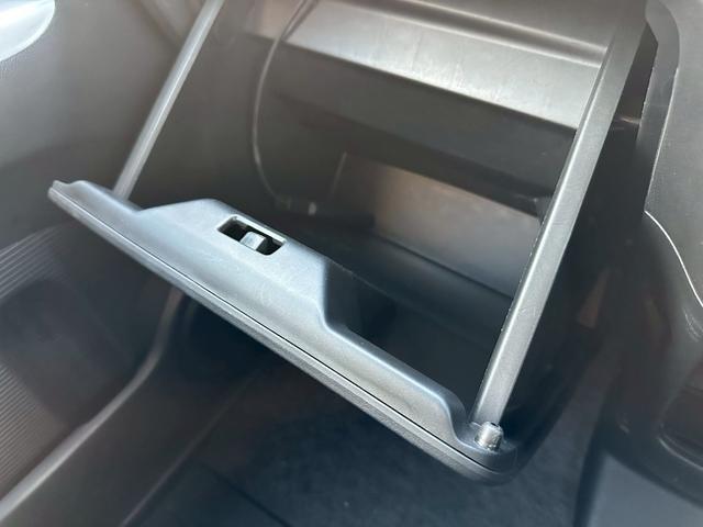 Ｎ－ＢＯＸカスタム Ｇ　ターボＳＳパッケージ　純正ナビ　両側Ｐスラドア　シートヒーター　クルーズコントロール　バックカメラ　ワンセグＴＶ　ＥＴＣ　スマートキー　シティブレーキ（13枚目）