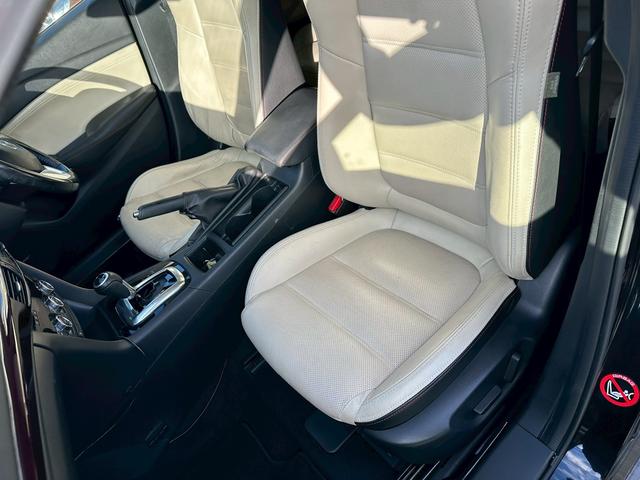 アテンザセダン ＸＤ　Ｌパッケージ　ディーゼルターボ　サンルーフ　ＢＯＳＥサウンド　レーダークルーズコントロール　純正ナビ　フルセグＴＶパワーシート　シートヒーター　自社　ローン（22枚目）