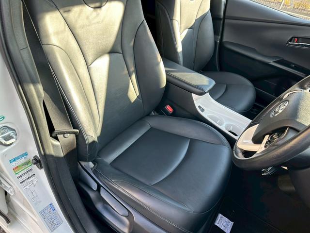 プリウス Ａツーリングセレクション　黒合皮シート／純正９インチＳＤナビ・地デジＴＶ／電動コーナーポール／バックモニター／ヘッドアップディスプレイ／純正１７インチＡＷ／純正ビルトインＥＴＣ／スマートキー（24枚目）