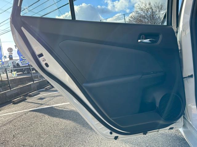 プリウス Ａツーリングセレクション　黒合皮シート／純正９インチＳＤナビ・地デジＴＶ／電動コーナーポール／バックモニター／ヘッドアップディスプレイ／純正１７インチＡＷ／純正ビルトインＥＴＣ／スマートキー（33枚目）