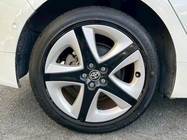 プリウス Ａツーリングセレクション　黒合皮シート／純正９インチＳＤナビ・地デジＴＶ／電動コーナーポール／バックモニター／ヘッドアップディスプレイ／純正１７インチＡＷ／純正ビルトインＥＴＣ／スマートキー（49枚目）