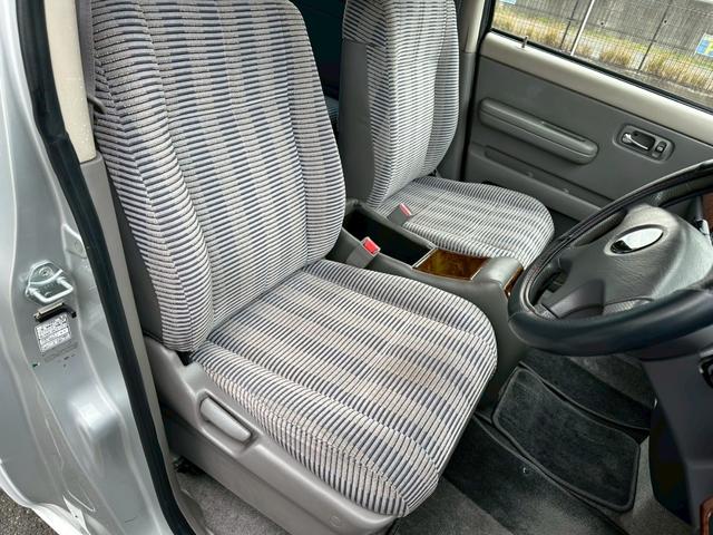 ステップワゴン Ｇ　ワンオーナー／タイミングベルト交換歴有り　（Ｒ４年１月７２．５４６ｋｍ時）／サンルーフ／異色全塗装／社外マフラー／社外オーディオ／社外ツィーター／純正１７インチＡＷ／ＥＴＣ（17枚目）