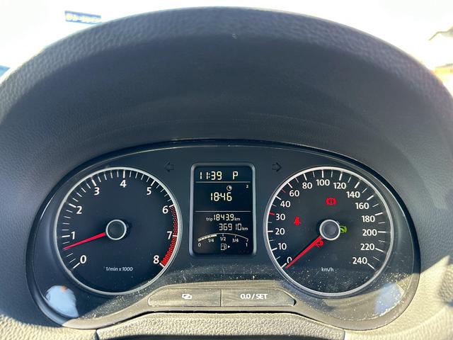 ポロ ＴＳＩコンフォートライン　ディスプレイオーディオ　天張り張替済み　バックカメラ　ＥＴＣ　自社　ローン（7枚目）