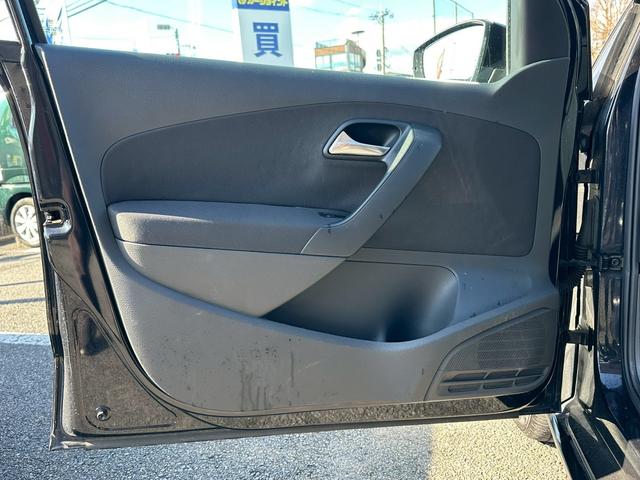 ポロ ＴＳＩコンフォートライン　ディスプレイオーディオ　天張り張替済み　バックカメラ　ＥＴＣ　自社　ローン（42枚目）