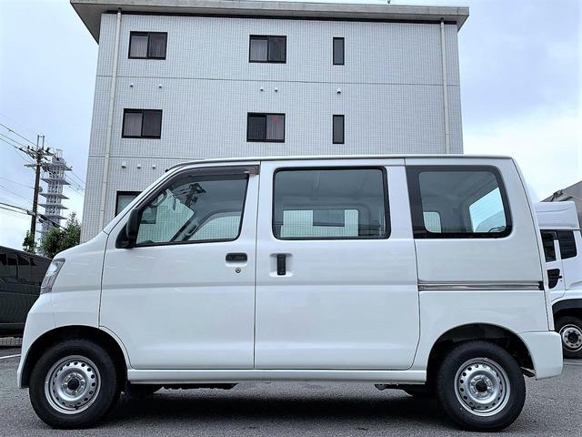 スペシャル　ＡＴ　エアコン　パワステ　両側スライドドア　運転席・助手席エアバック　ＡＭ・ＦＭラジオ　走行１１０００キロ　ホワイトカラー　軽バン(4枚目)