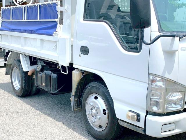 エルフトラック ダンプ２．０ｔ　高床　２．０ｔ　ダンプ　パワーステアリング　エアバック　エアコン　色シロ　走行距離９０９００ｋｍ　燃料ディーゼル　シフトフロア５速ＭＴ（12枚目）