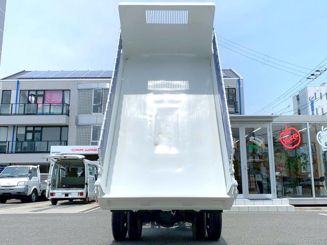 エルフトラック ダンプ２．０ｔ　高床　２．０ｔ　ダンプ　パワーステアリング　エアバック　エアコン　色シロ　走行距離９０９００ｋｍ　燃料ディーゼル　シフトフロア５速ＭＴ（28枚目）
