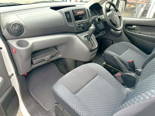 ＮＶ２００バネットバン ＧＸ　ＥＴＣ　キーレス　レーンキープアシスト　横滑り防止装置　電動格納ミラー　ＡＢＳ　パワーステアリング　パワーウィンドウ　エアバック　エアコン（17枚目）