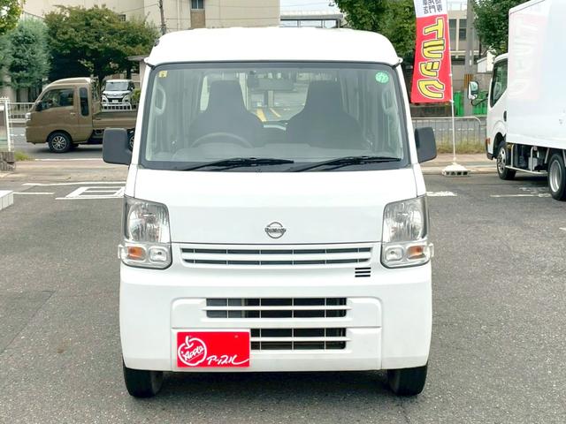 ＮＶ１００クリッパーバン ＤＸ　タイミングチェーン　オートギアシフト　ハイルーフ　軽バン　軽箱　積載量３５０ｋｇ　パワステ　エアコン　エアバック　４人乗り（8枚目）