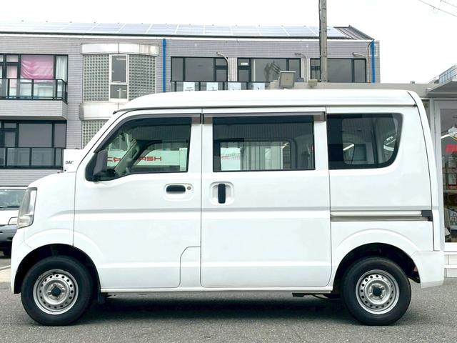 ＮＶ１００クリッパーバン ＤＸ　タイミングチェーン　オートギアシフト　ハイルーフ　軽バン　軽箱　積載量３５０ｋｇ　パワステ　エアコン　エアバック　４人乗り（10枚目）