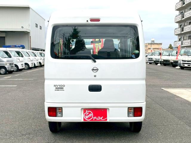 ＮＶ１００クリッパーバン ＤＸ　タイミングチェーン　オートギアシフト　ハイルーフ　軽バン　軽箱　積載量３５０ｋｇ　パワステ　エアコン　エアバック　４人乗り（12枚目）