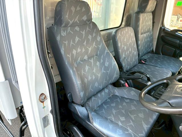 ヒノレンジャー ダンプ　４．０ｔ　積載３．６０ｔダンプ　高床　電格ミラー　パワーステアリング　パワーウィンドウ　エアバック　エアコン　走行距離６７３００ｋｍ（19枚目）