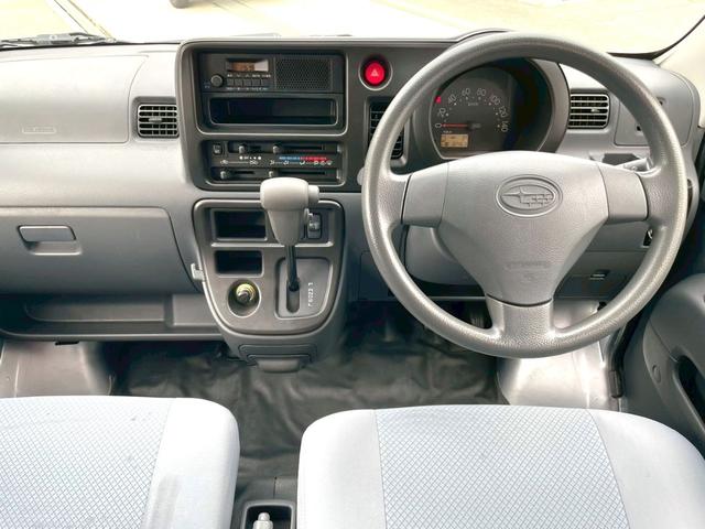 サンバーバン トランスポーター　キーレス　タイミングチェーン　パワーウインドウ　パワーステアリング　エアバック　エアコン　走行距離３２６００ｋｍ　軽バン　軽箱　ハイルーフ　積載量３５０ｋｇ　乗車定員４名（20枚目）