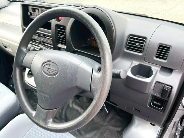 サンバーバン トランスポーター　キーレス　タイミングチェーン　パワーウインドウ　パワーステアリング　エアバック　エアコン　走行距離３２６００ｋｍ　軽バン　軽箱　ハイルーフ　積載量３５０ｋｇ　乗車定員４名（25枚目）