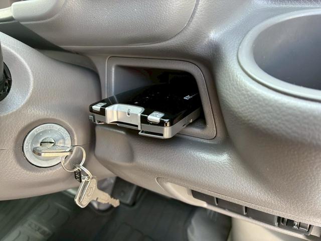 スクラム ＰＡ　ＥＴＣ　タイミングチェーン　ＡＢＳ　パワーステアリング　エアバック　エアコン　走行距離２１９００ｋｍ　軽バン　軽箱　ハイルーフ　積載量３５０ｋｇ　乗車定員４名（28枚目）