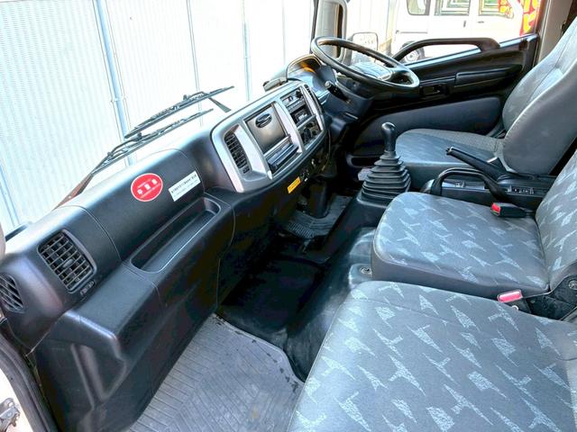 ヒノレンジャー ダンプ　４．０ｔ（積載量３．６０ｔ）ダンプ　高床　電動格納ミラー　パワーステアリング　パワーウィンドウ　エアバック　エアコン　走行距離７５０００ｋｍ（22枚目）