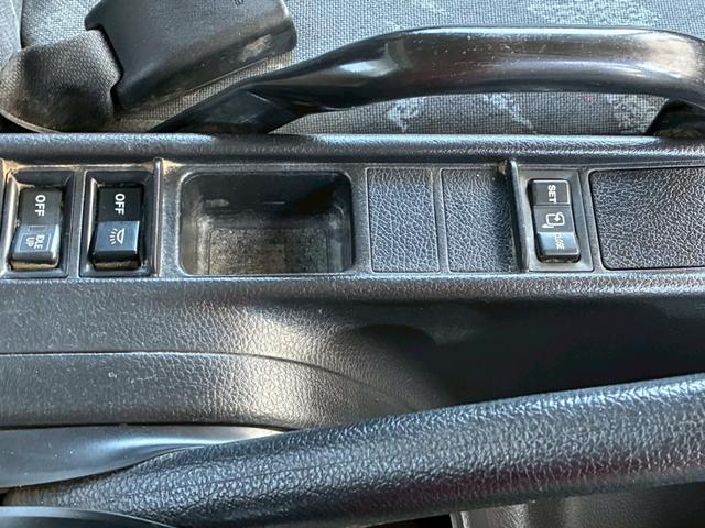 ヒノレンジャー ダンプ　４．０ｔ（積載量３．６０ｔ）ダンプ　高床　電動格納ミラー　パワーステアリング　パワーウィンドウ　エアバック　エアコン　走行距離７５０００ｋｍ（27枚目）