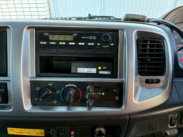 ヒノレンジャー ダンプ　４．０ｔ（積載量３．６０ｔ）ダンプ　高床　電動格納ミラー　パワーステアリング　パワーウィンドウ　エアバック　エアコン　走行距離７５０００ｋｍ（30枚目）