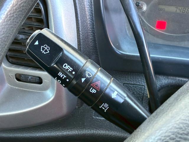 ヒノレンジャー ダンプ　４．０ｔ（積載量３．６０ｔ）ダンプ　高床　電動格納ミラー　パワーステアリング　パワーウィンドウ　エアバック　エアコン　走行距離７５０００ｋｍ（31枚目）