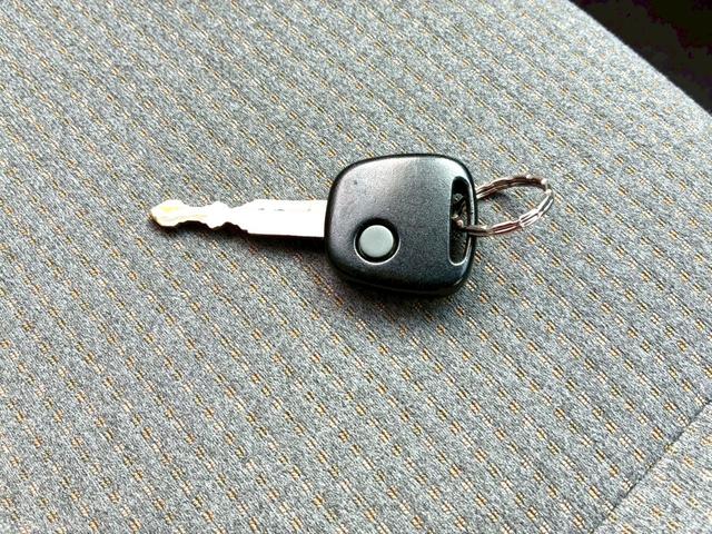 スクラム ＰＣ　４ＷＤ　ナビ　ＴＶ　ドライブレコーダー　キーレス　タイミングチェーン　ＡＢＳ　パワーウインドウ　パワーステアリング　エアバック　エアコン　走行距離５０３００ｋｍ　軽バン　軽箱　積載量３５０ｋｇ（29枚目）